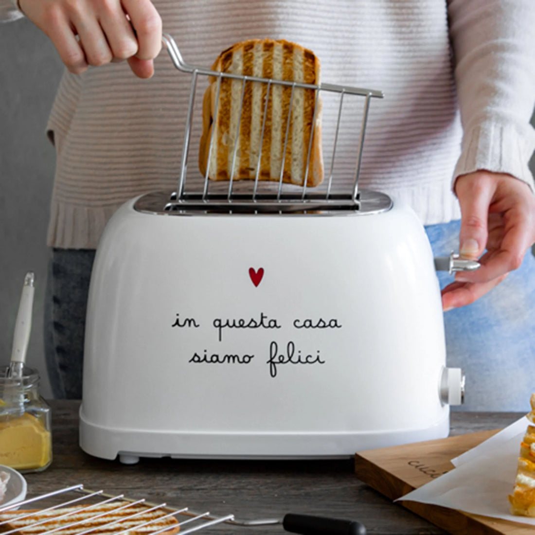 Tostapane "in questa casa siamo felici"