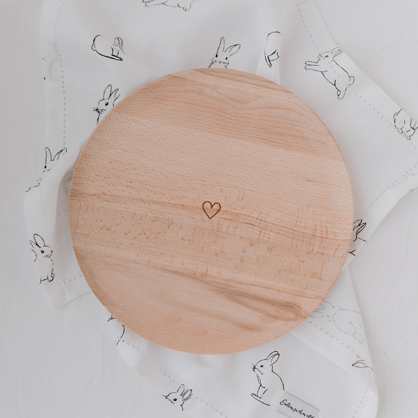 PIATTO IN LEGNO CON CUORICINO CENTRALE